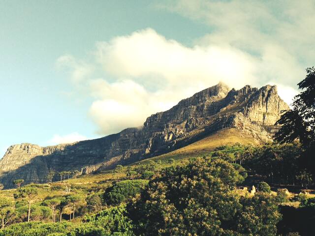 Eagles Nest on Kloof Nek Rd gallery image 2