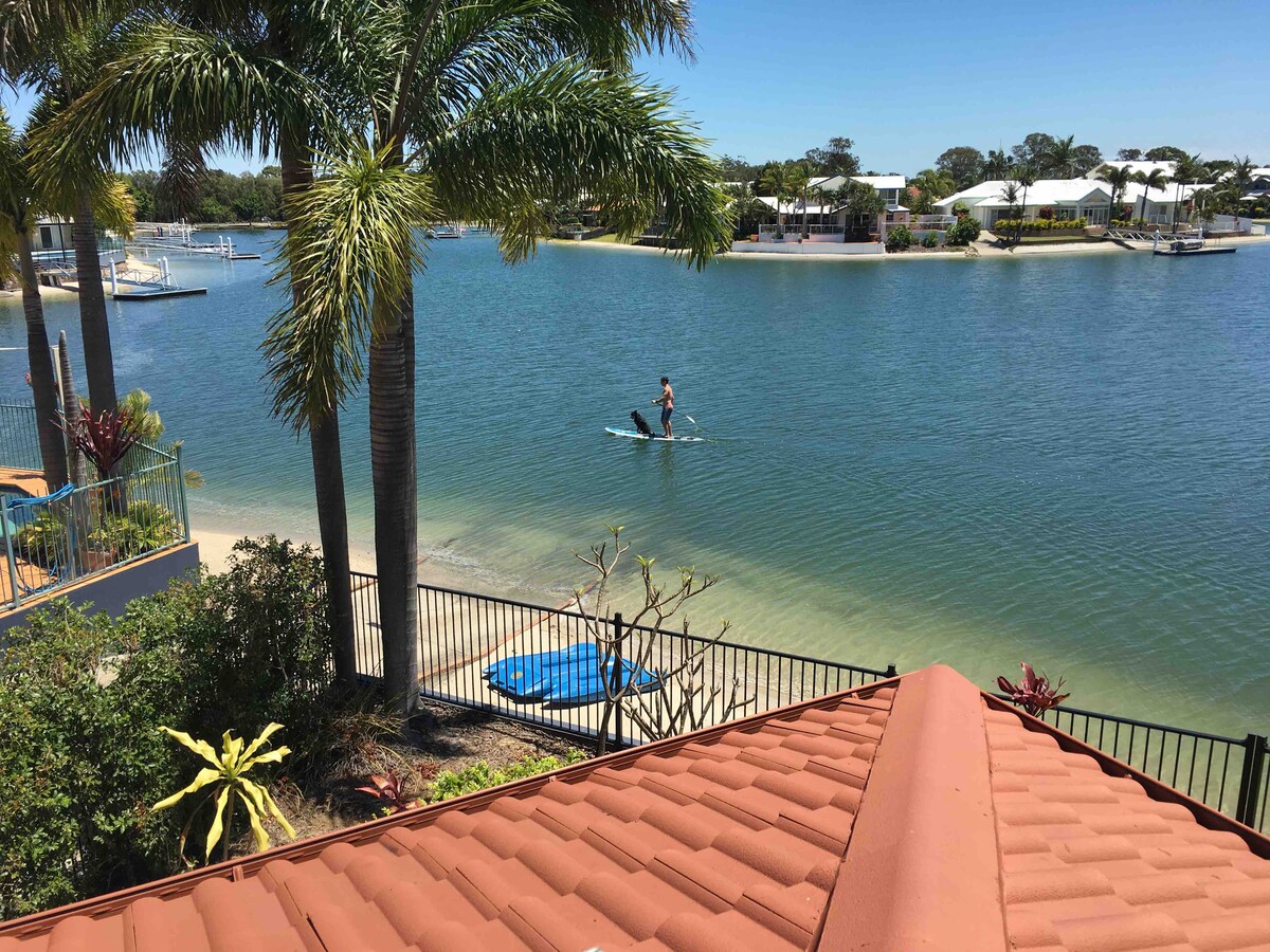Bayz Maroochy Waters. Pet Friendly. Waterfront Houses for Rent in