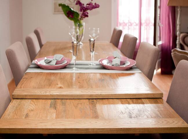 Baroque – Spacious and bright apartment gallery image 3