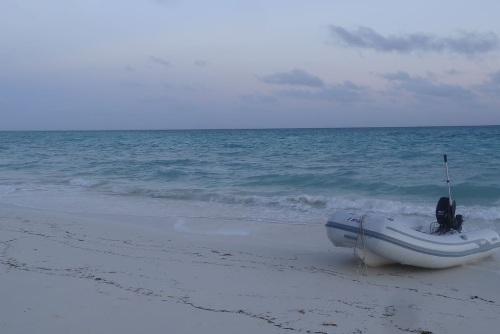 Dinghy at the beach 2 minutes away
