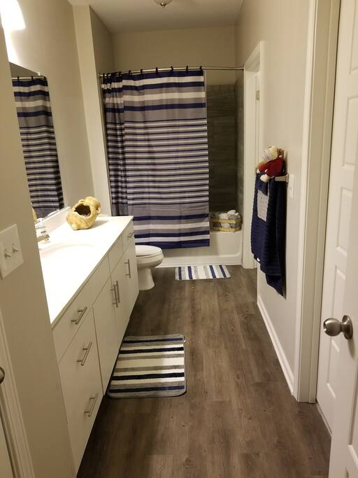 AirBNB Guest Private and Clean Restroom.