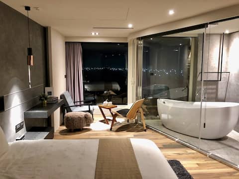 Jiufen Mountain City Yijie Mumu Twilight Room (Mountain and Sea View, Private Balcony, Jiufen Old Street)