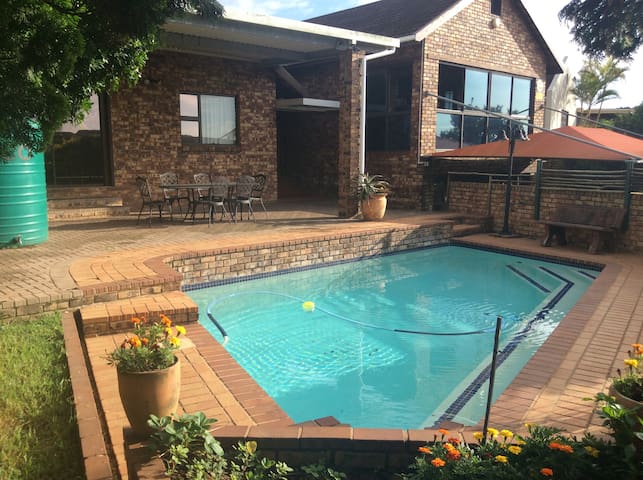 Private Room with separate entrance in Birdswood