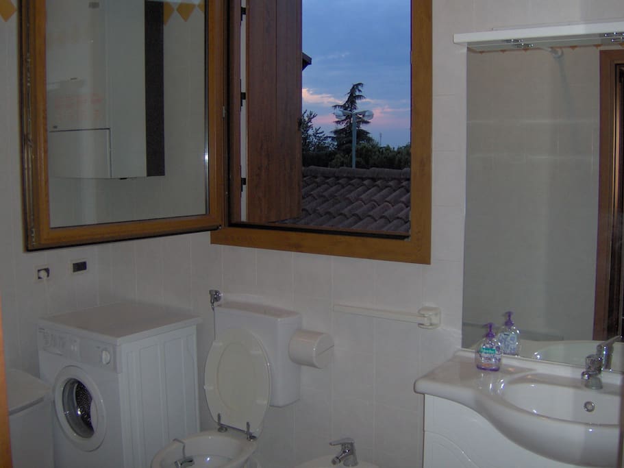 Bagno con vasca