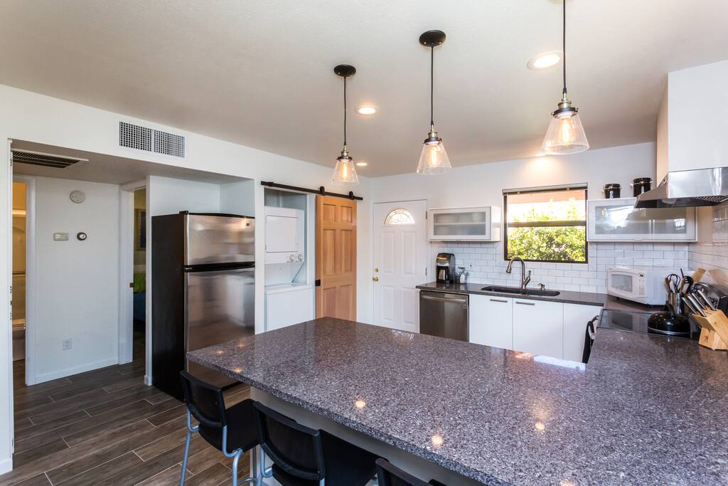 Bright and spacious for cooking or carry in.