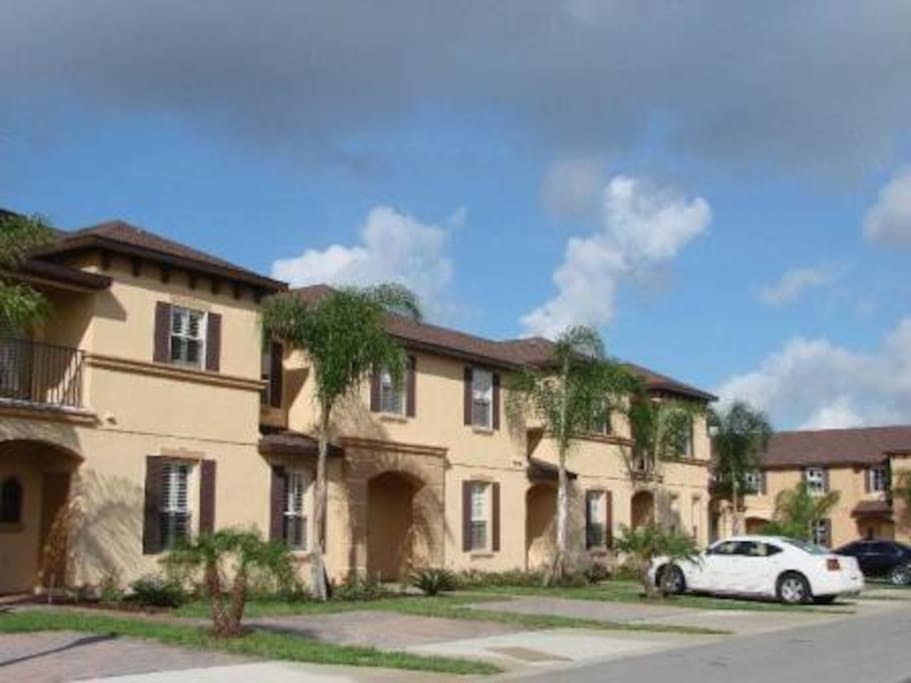 REGAL PALMS is a private and exclusive RESORT located on the outskirts of Orlando, which has become one of the most desirable destinations for families who dicide to spend their vacations in Orlando.