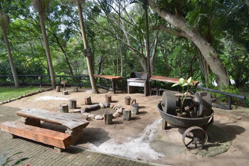 Braai & Fire Pit Area
