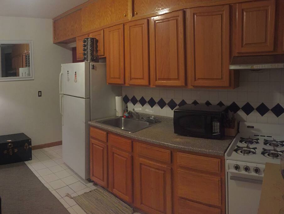 Kitchen and utensils are available for use