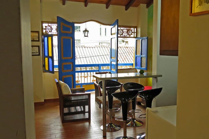 Real Hostel? APT  2