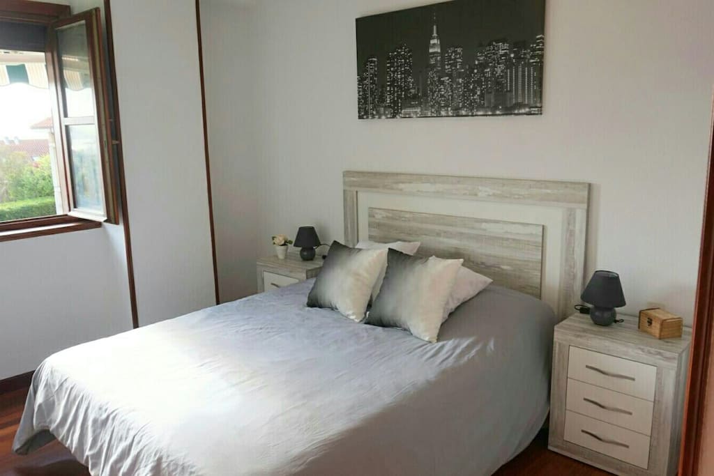 Habitación exterior cama 150 / Queen bed