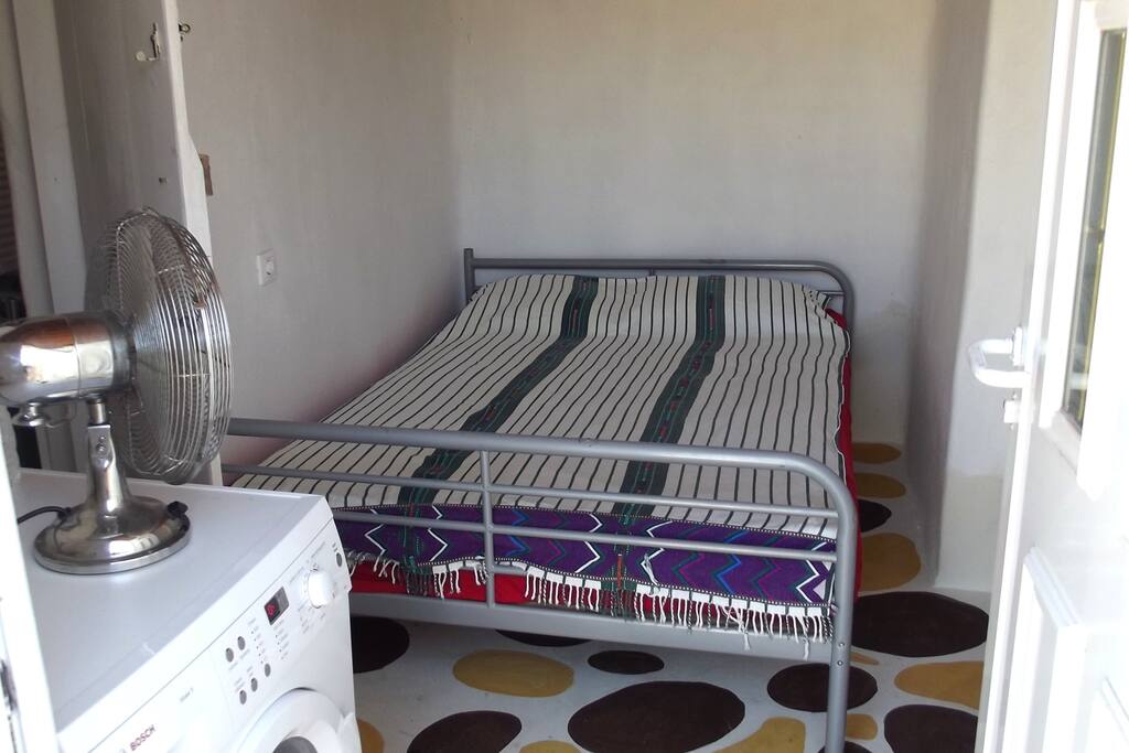 Double, queen bed