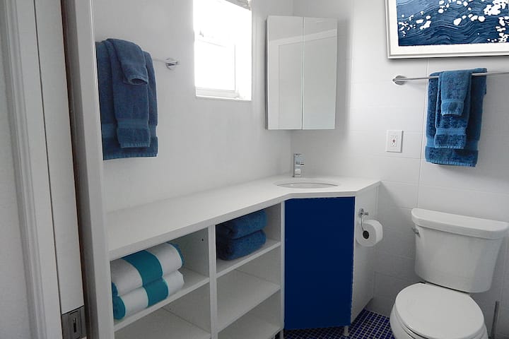 Keys Breeze Ocean View Condo & Pool - Key Colony - Marathon, FL