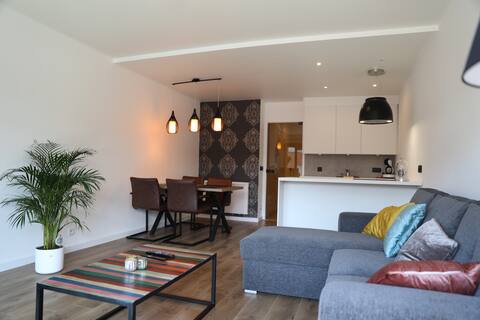 Zonnig, modern, vernieuwd app. op 80m van de zee!