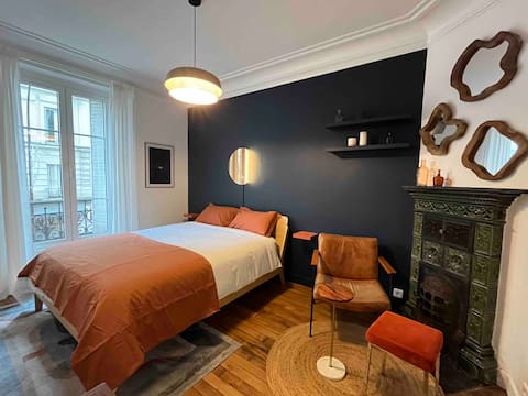 Chic studio at the foot of the Metro