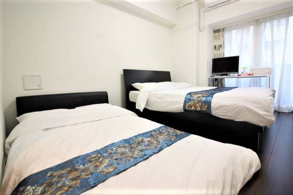 double bed x2
Comfortable, spacious double bed