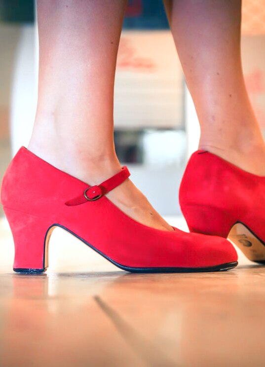 Show full-screen, host-provided image