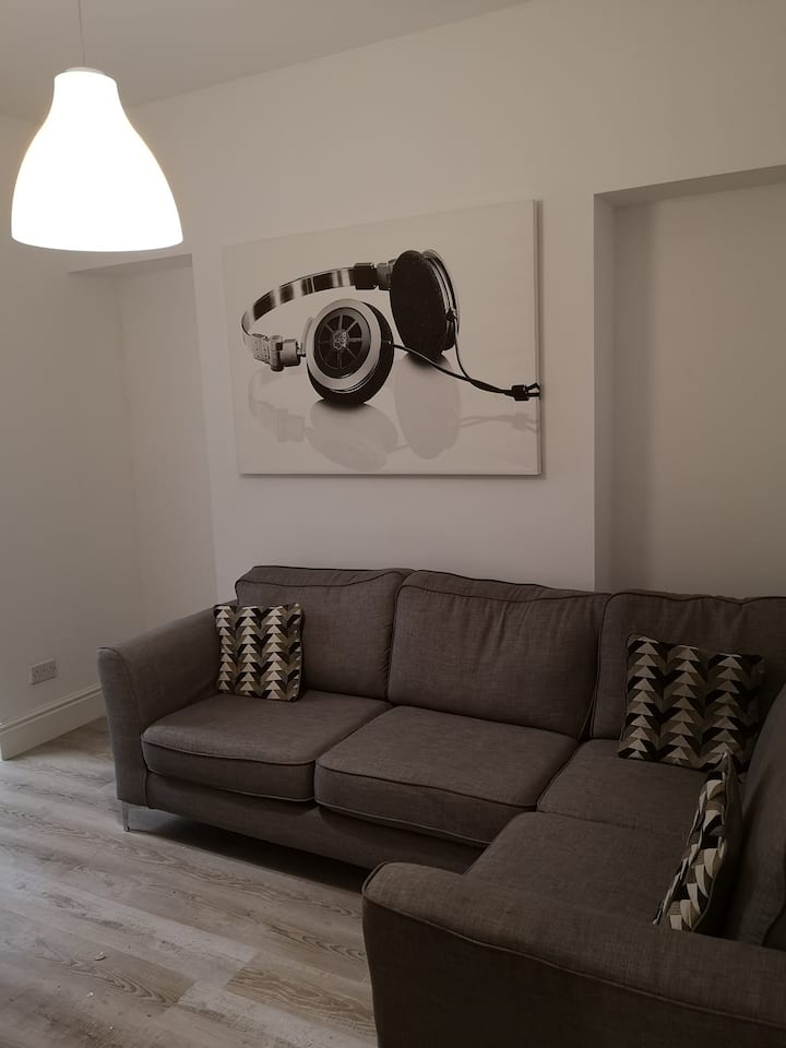 Coastal Retreat Close To The Beach - Swansea