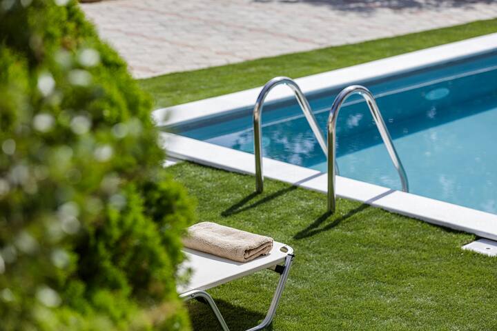 Veranda Sea View Villa, Walking Distance to Beach gallery image 3