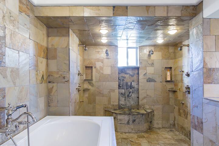 Your Own Private Resort with Breathtaking Ocean Views gallery image 3