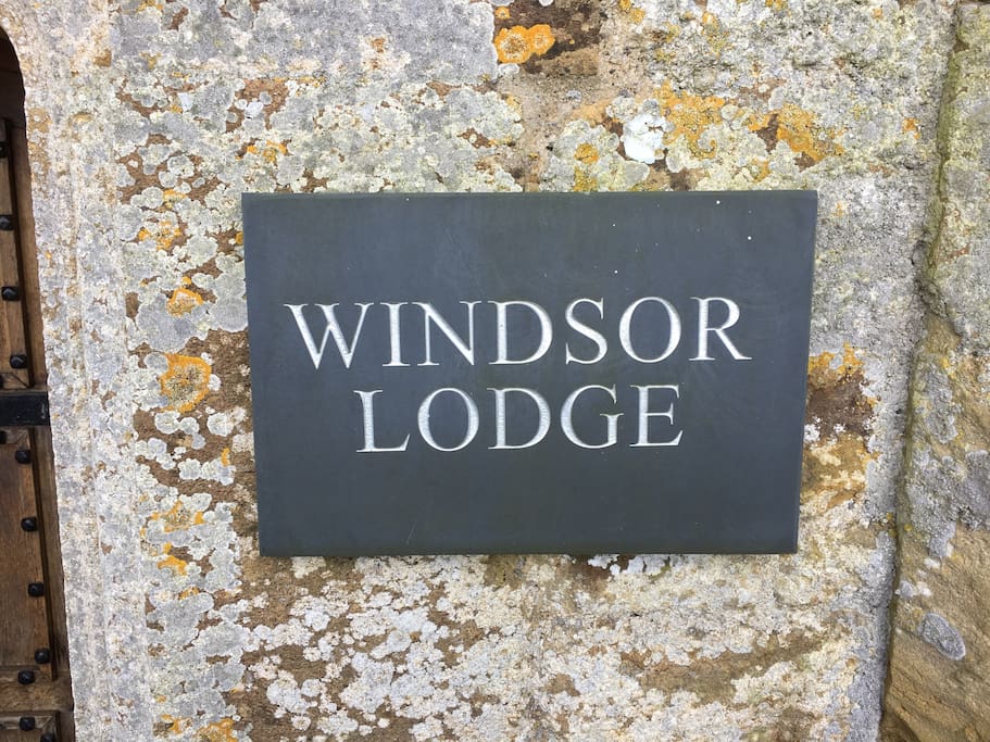 The Sign on the turret.