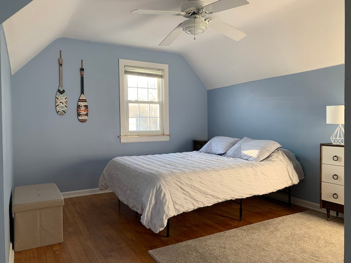 Dhoma e gjumit 2: queen - lart