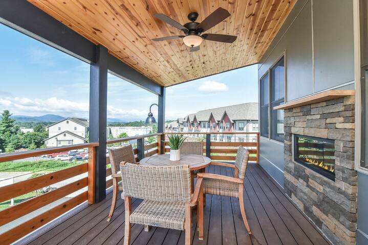 Casita Asheville: Bright, Modern & Peaceful gallery image 2