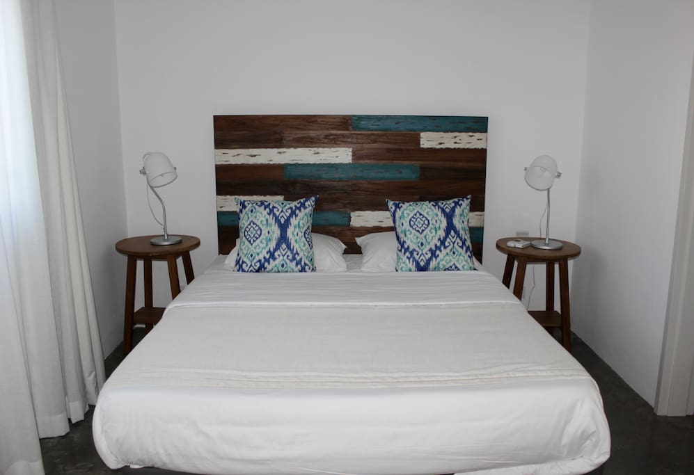 Chambre 1, avec son lit double