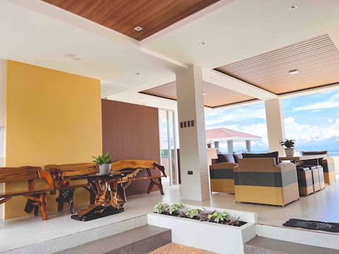 Lilo’s Beach Front Haven

Relax and Enjoy Life!
