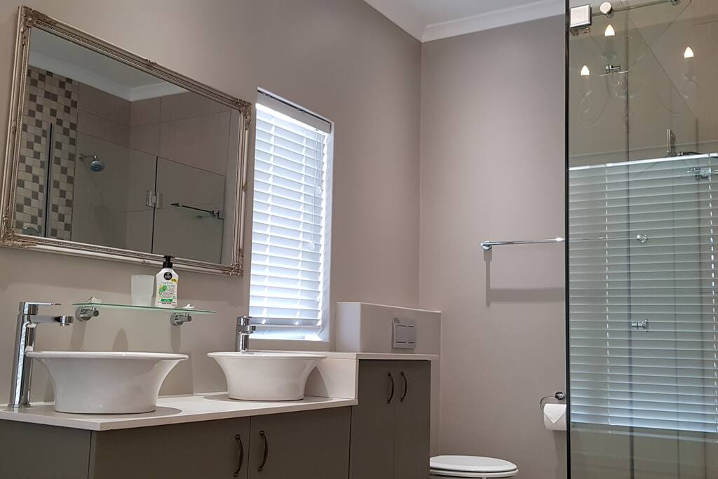Master Bedroom En Suite