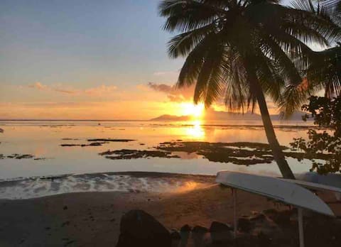 Tahitian villa with sea access in Tahiti