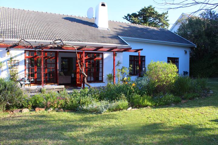 Spacious house in Hout Bay gallery image 3