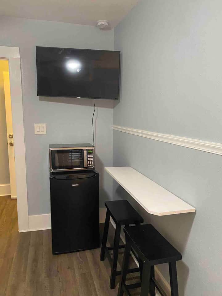 *Pet Friendly* Seashell Cottage, Near Beach/strand - Galveston, TX