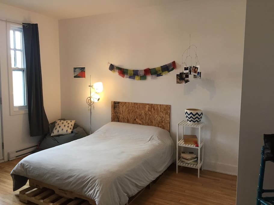 Grande chambre avec balcon privé