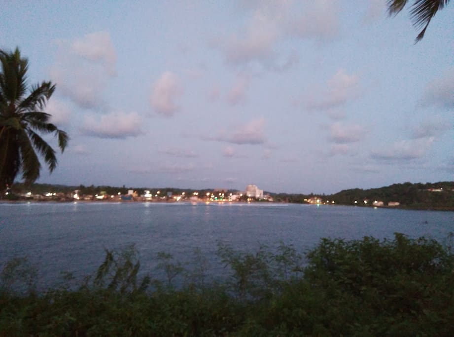 附近BONAVISTA海湾夜景