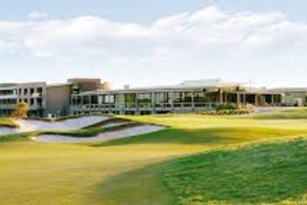 Sands Golf Club 100m from house