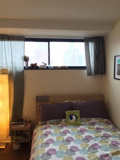 Comfy full-sized bed
