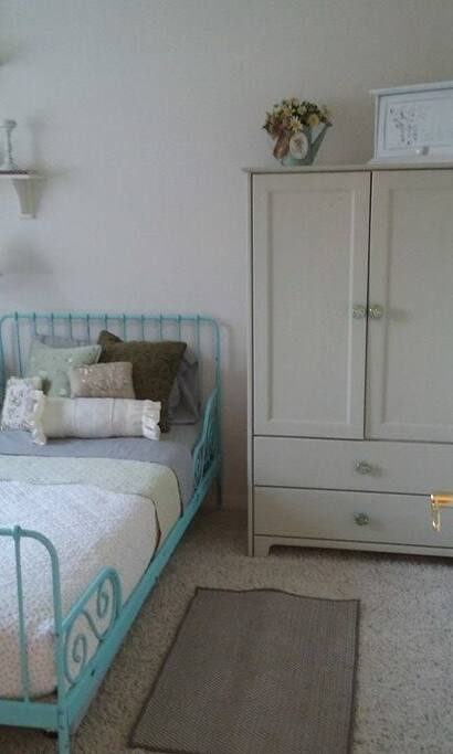 Armoire for your Personal Items