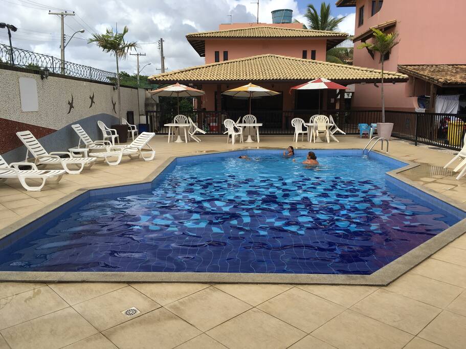 Piscina do condominio