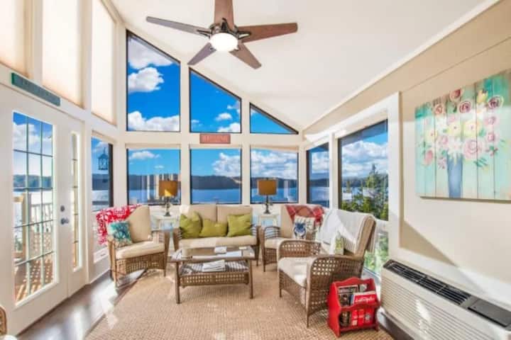 The Bluff House At Margaritaville Resort-180 Degrees Of Lakefront & Hot Tub - Missouri