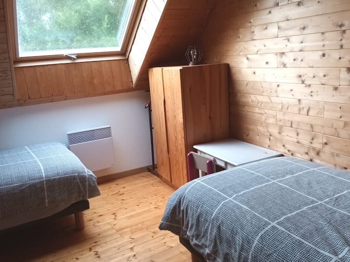 Chambre 2 lits une place