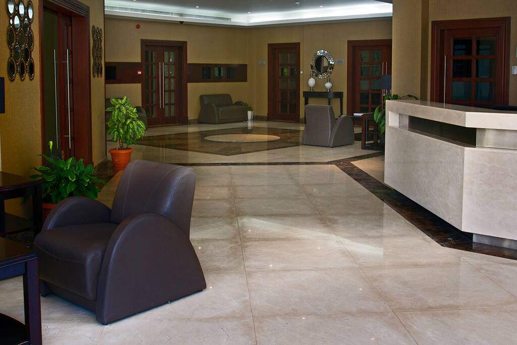 Lobby & reception area