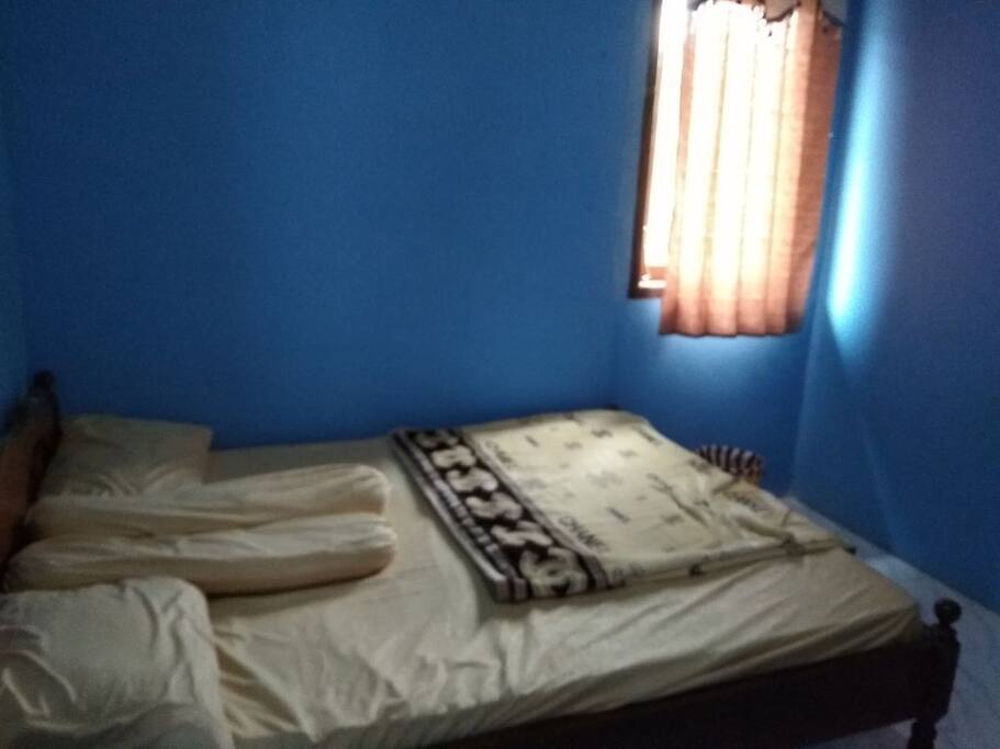 tempat tidur 2