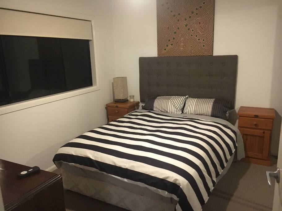 Main bedroom with Queen bed and direct access to main bathroom