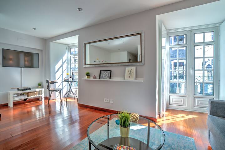 Chiado chic 2 bedroom 2 bathroom apt, top location gallery image 4