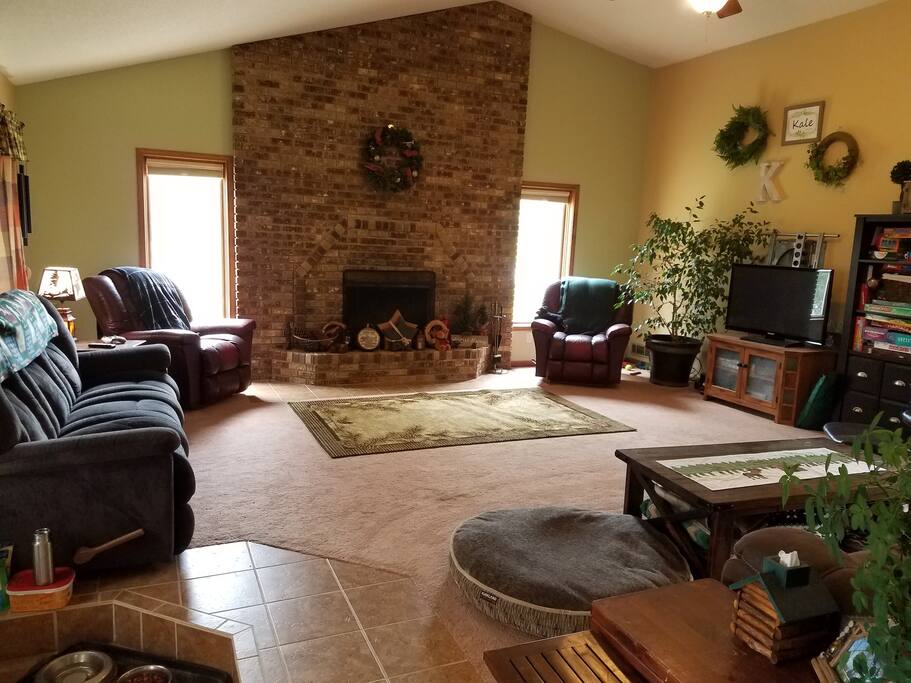 Large living room with games and Netflix. Seating for 9