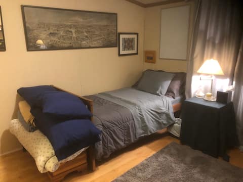 Simple Private Bedroom - Traverse City, MI