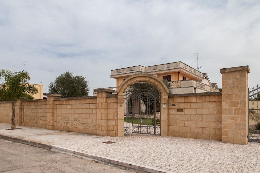 Ingresso pedonale Villa Sabina