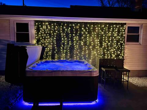 Hot Tub & Cloud Ceiling House