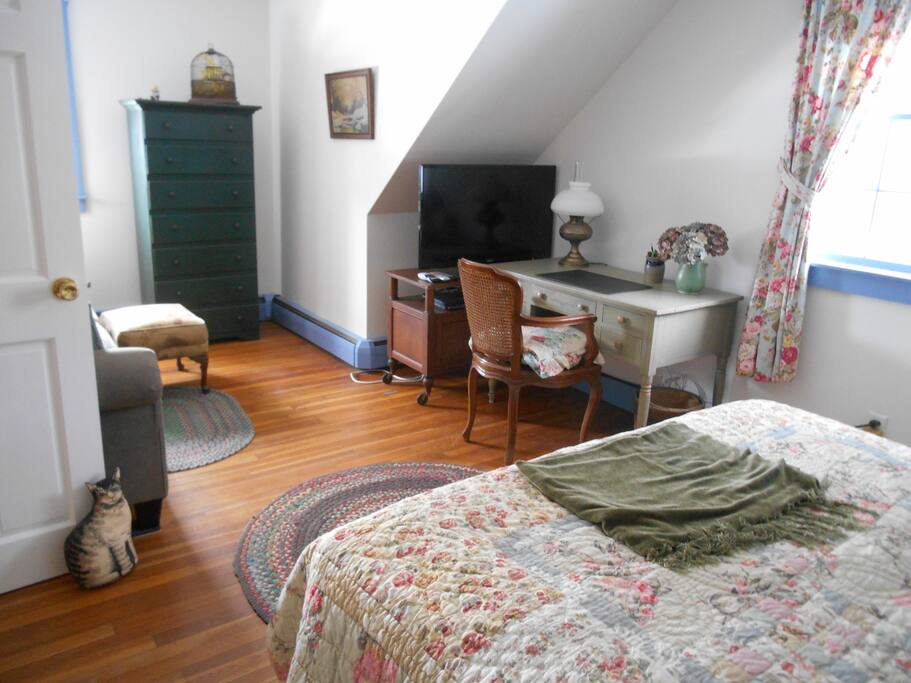 Large TV and writing table