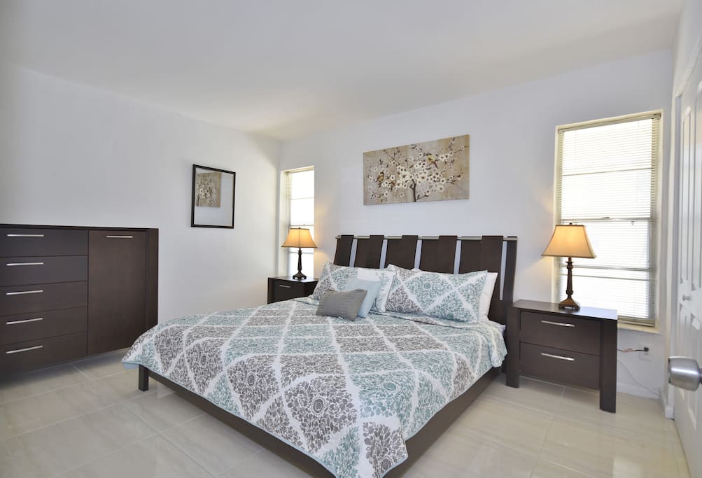 King bedroom #1